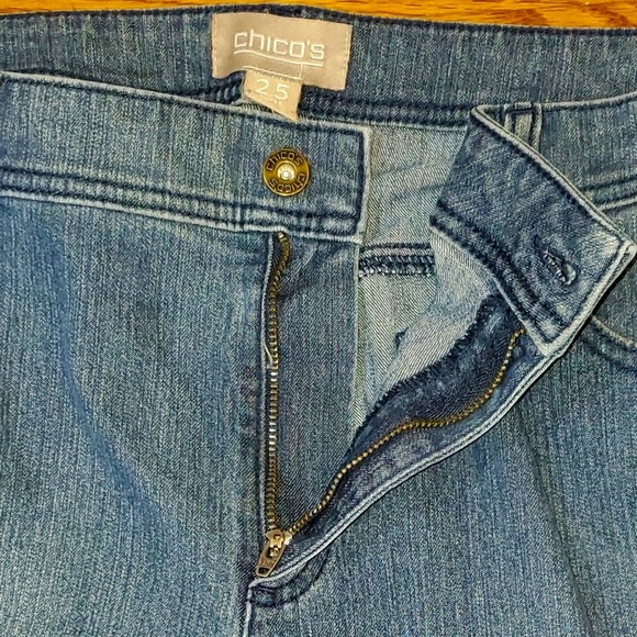 SALE! Chico's Ladies Jeans - Picture 7 of 8